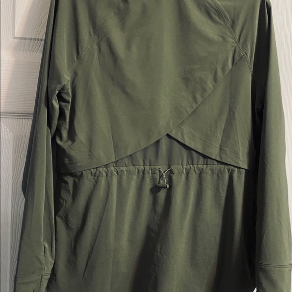 NWOT Athleta blouse. - Picture 3 of 10